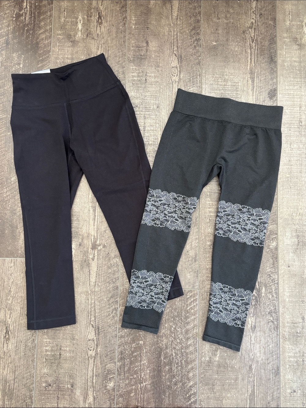 2 pairs Leggings Fabletics & Tek Gear size Small